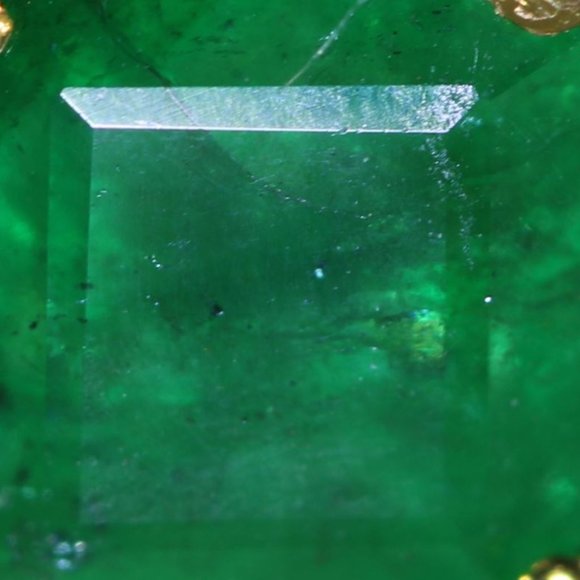 Emerald 1.80ct Solid 22K Yellow Gold Ring - Picture 3 of 8